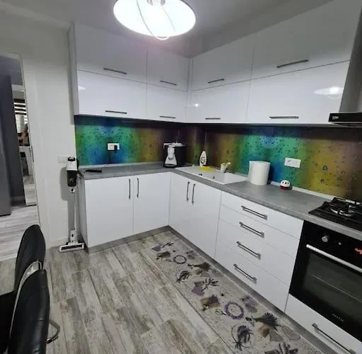 Romanescu Park Apartament * 克拉奥华