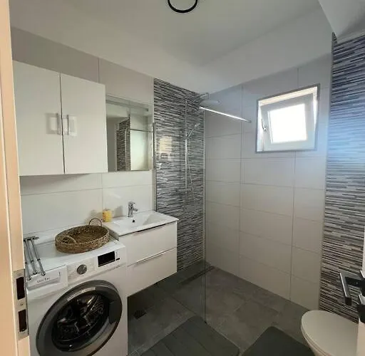 Romanescu Park Apartament Lejlighed *